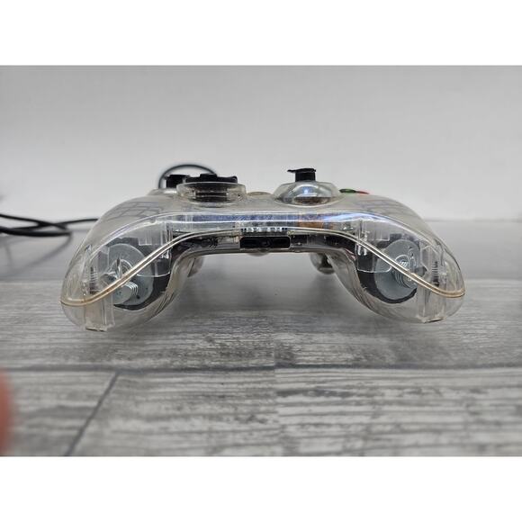 Lot of 2 Xbox Controllers • 1 Wired, 1 Wireless, See Pics for Details [BB] - Picture 10 of 16